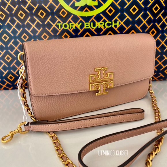 🎊SOLD🌸NEW🌸Tory Burch Britten chain wallet with wristbands for carry/crossbody - Picture 2 of 15
